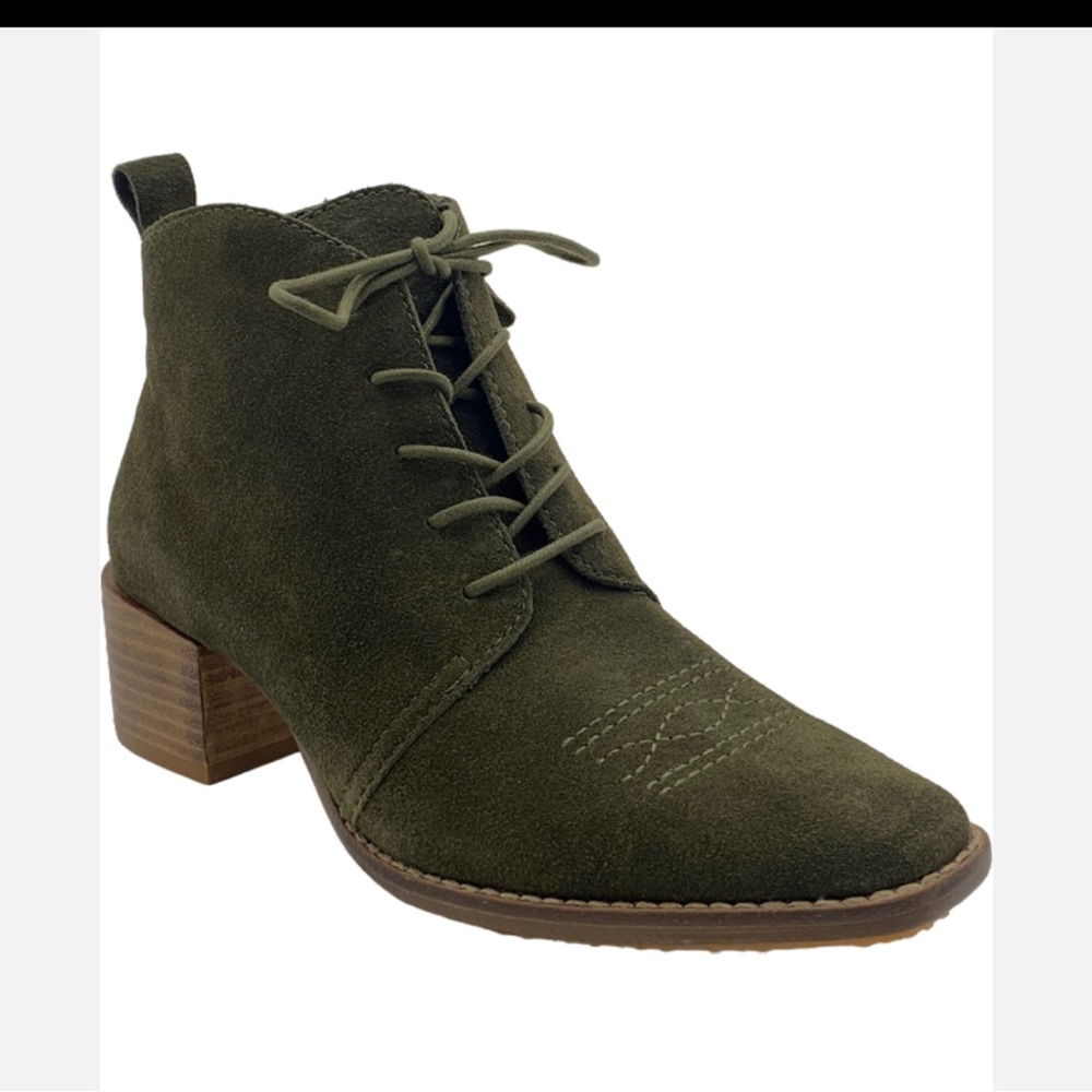 Kelsi Dagger Suede western cowboy lace Up Ankle Boots. Size 7. Green. NWOB